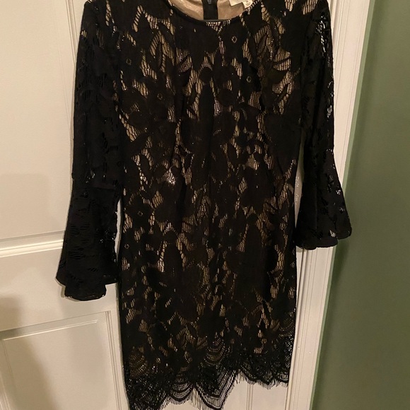 Francesca's Collections Dresses & Skirts - Francesca’s Black and Gold Lace dress